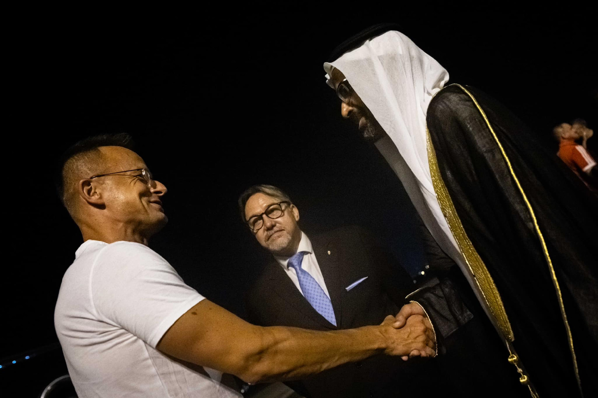 Utazó cirkusz: Szijjártó és a külügy romjai