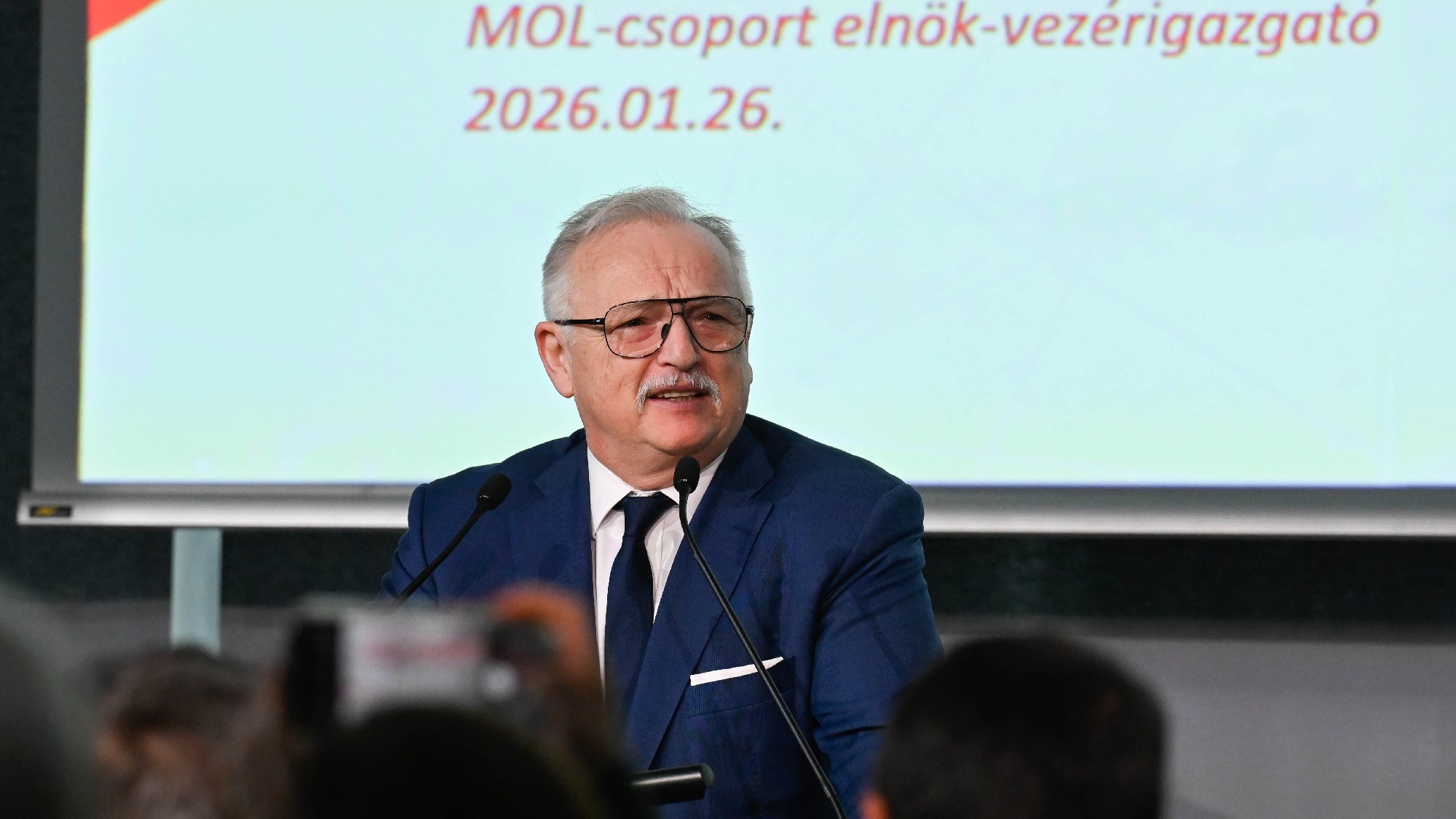 Hernádi Zsolttal tárgyalt Magyar Péter: marad a védett benzinár