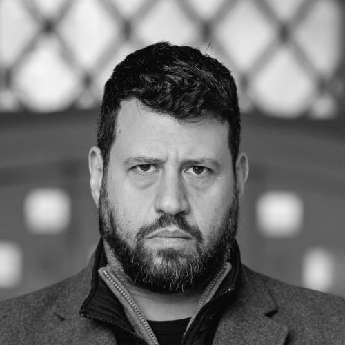Puzsér Róbert: Orbánt bilincsben, vezetőszáron! 
